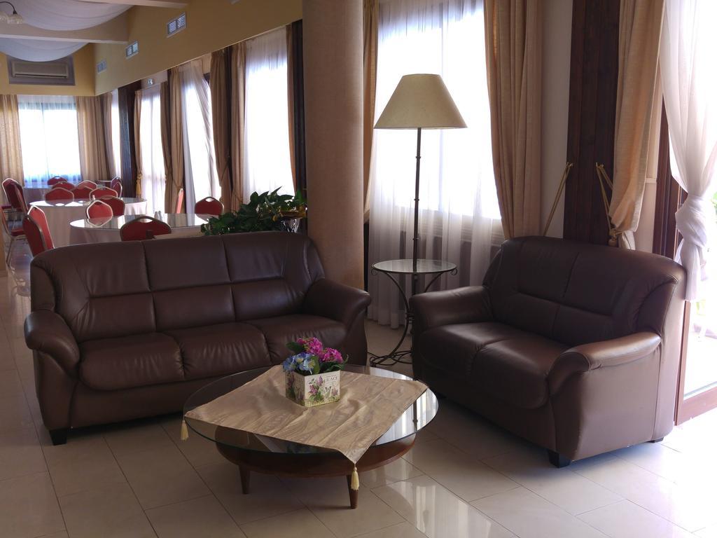 Crown Inn Hotel Nikozja Zewnętrze zdjęcie