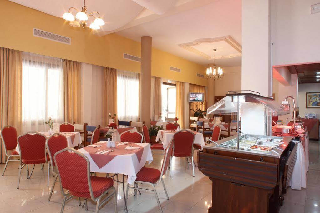 Crown Inn Hotel Nikozja Restauracja zdjęcie