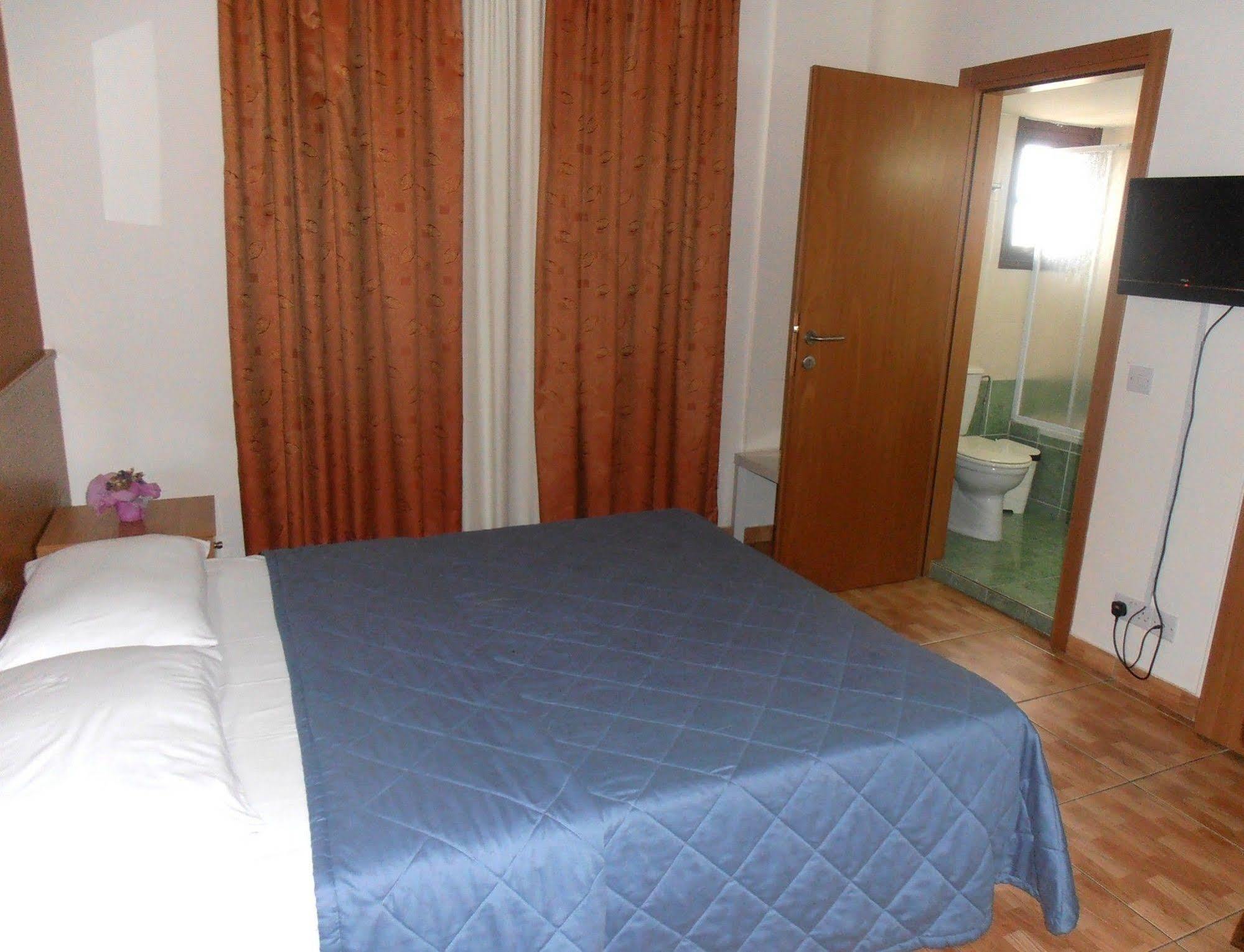 Crown Inn Hotel Nikozja Zewnętrze zdjęcie